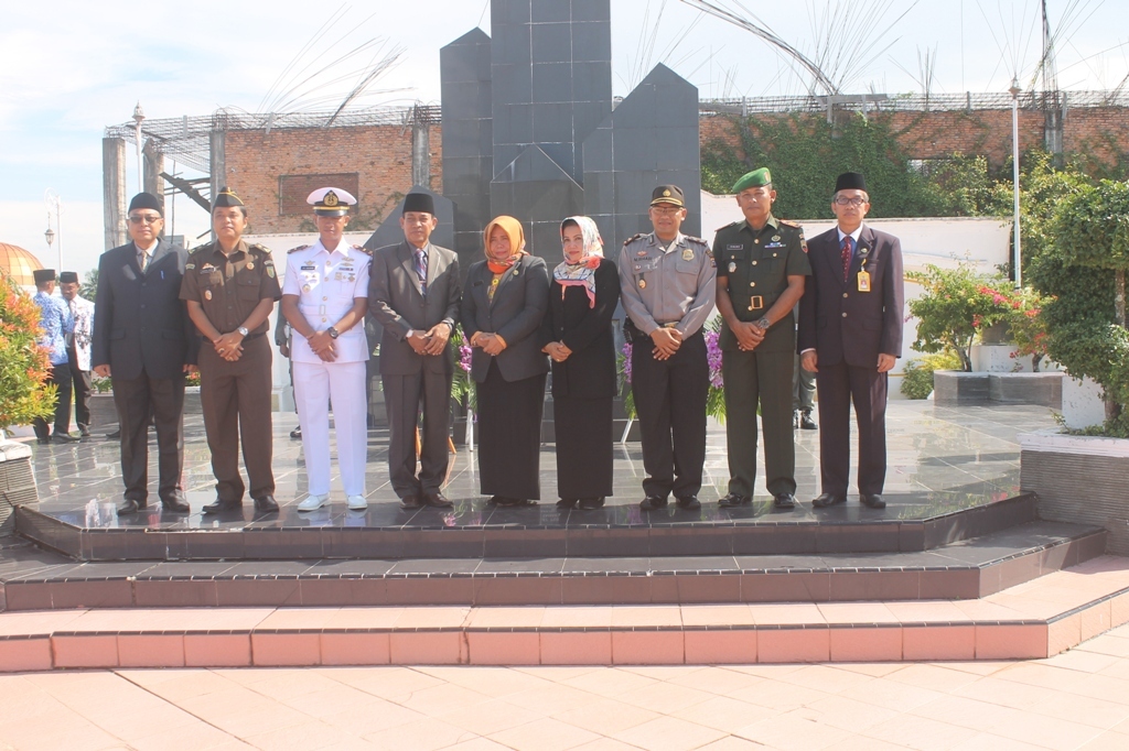 Hardiknas 2015, Dahniar jadi Inspektur Upacara